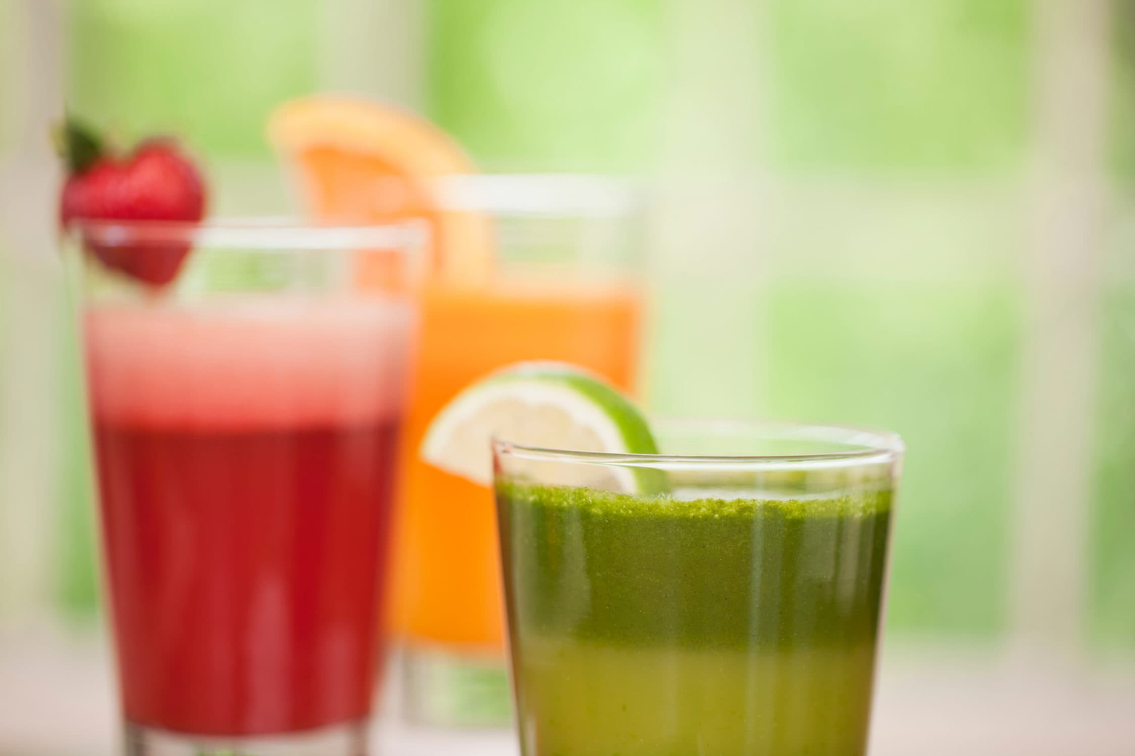 Sucos Naturais: 5 Receitas Práticas para o Dia a Dia — Carol Sessa Nutricionista